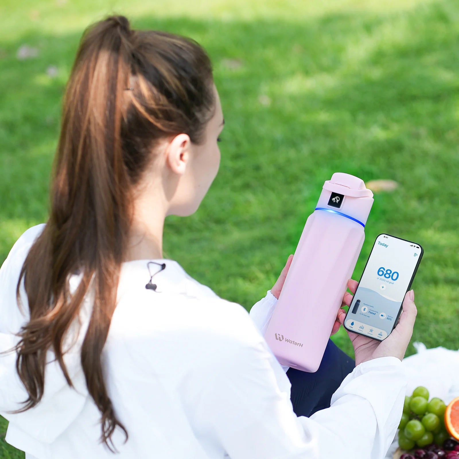 Waterh Boost Smart Hydration Bottle: 32 Oz Tracker with App Integration and Insulation